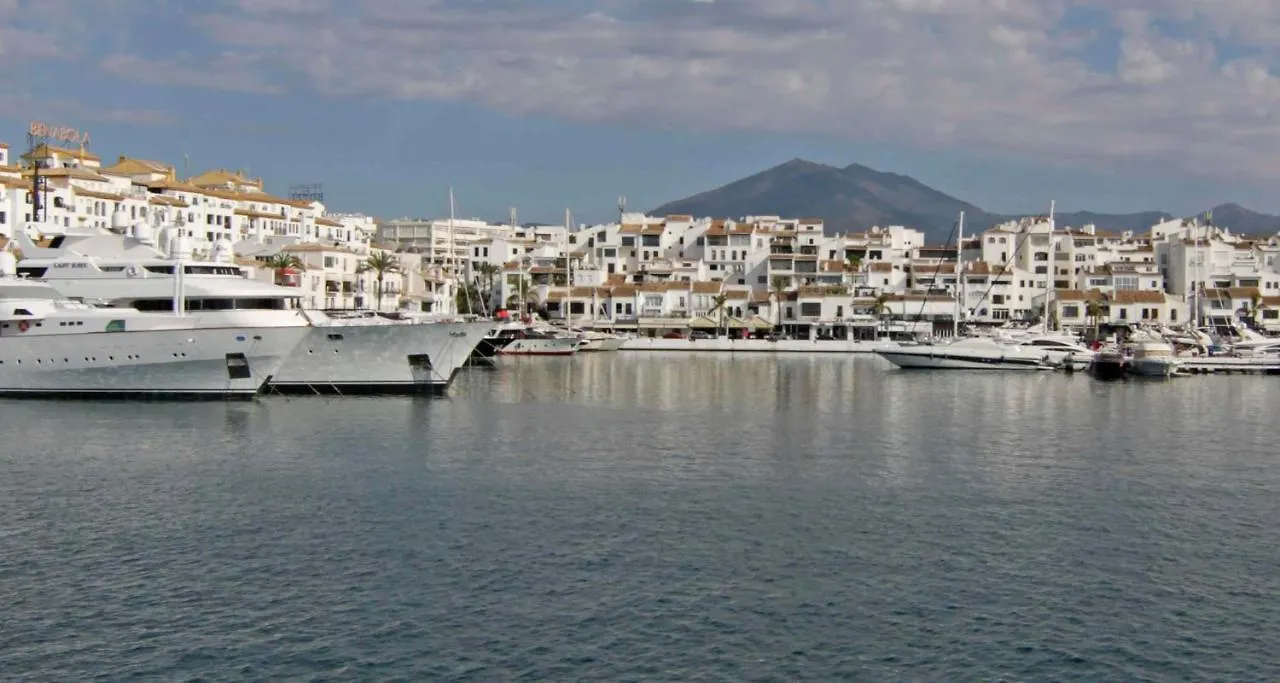 Banus Beach Studios Marbella Apartment